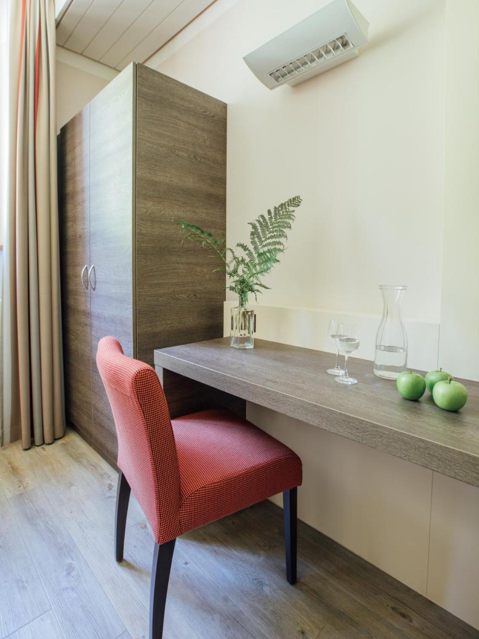 Budget Rooms Gstaad シェーンリート エクステリア 写真